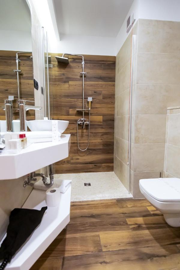 Grand View Hotel & Suites Copou Ιάσιο Εξωτερικό φωτογραφία