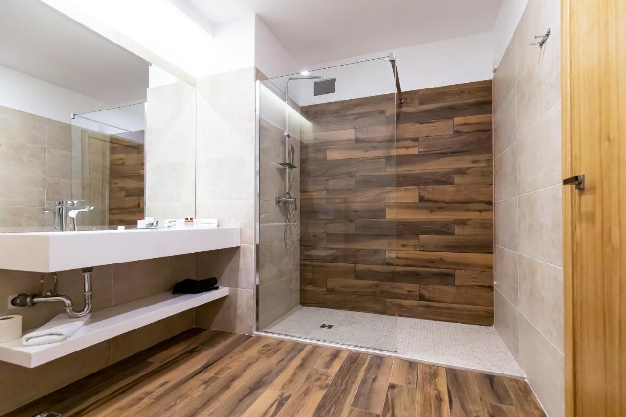 Grand View Hotel & Suites Copou Ιάσιο Εξωτερικό φωτογραφία